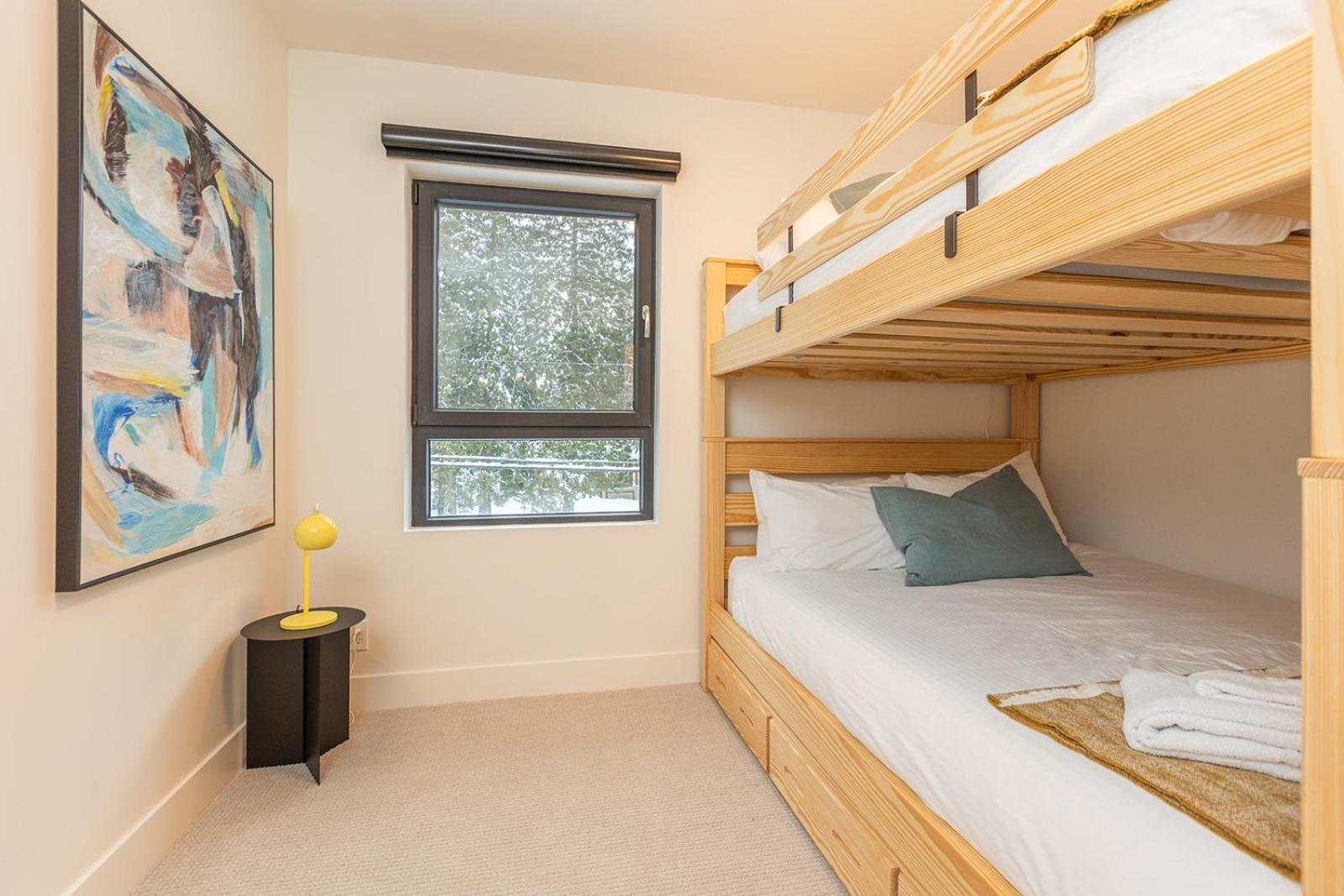 Tally Ho By Revelstoke Vacations Esterno foto