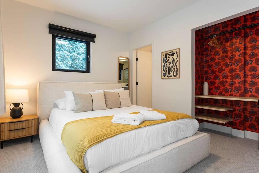 Tally Ho By Revelstoke Vacations Esterno foto