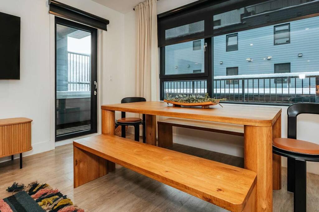 Tally Ho By Revelstoke Vacations Esterno foto