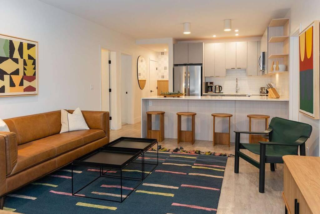 Tally Ho By Revelstoke Vacations Esterno foto